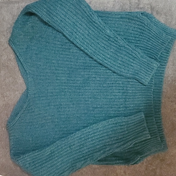 3/$15 Green Lattice Back Sweater Size Small - Picture 1 of 8